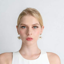 Laden Sie das Bild in den Galerie-Viewer, The Venus Lash Confident  (1 Pair)